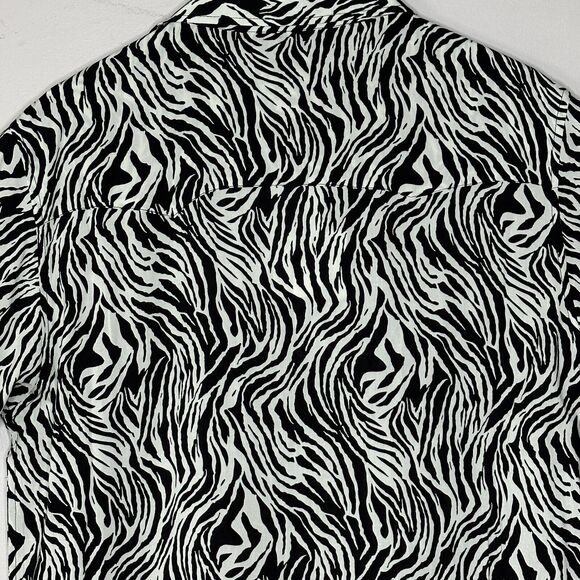 Sandrine Rose Desir Zebra Print S/S Pearl Snap Shirt Women Small NWT Oversized. - Picture 8 of 11